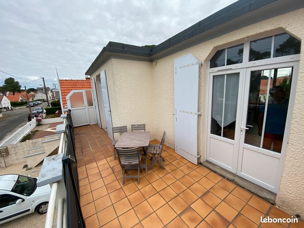 Location appartement tharon meublé avec terrasse, parking privé et accès plage à pied (image 1)
