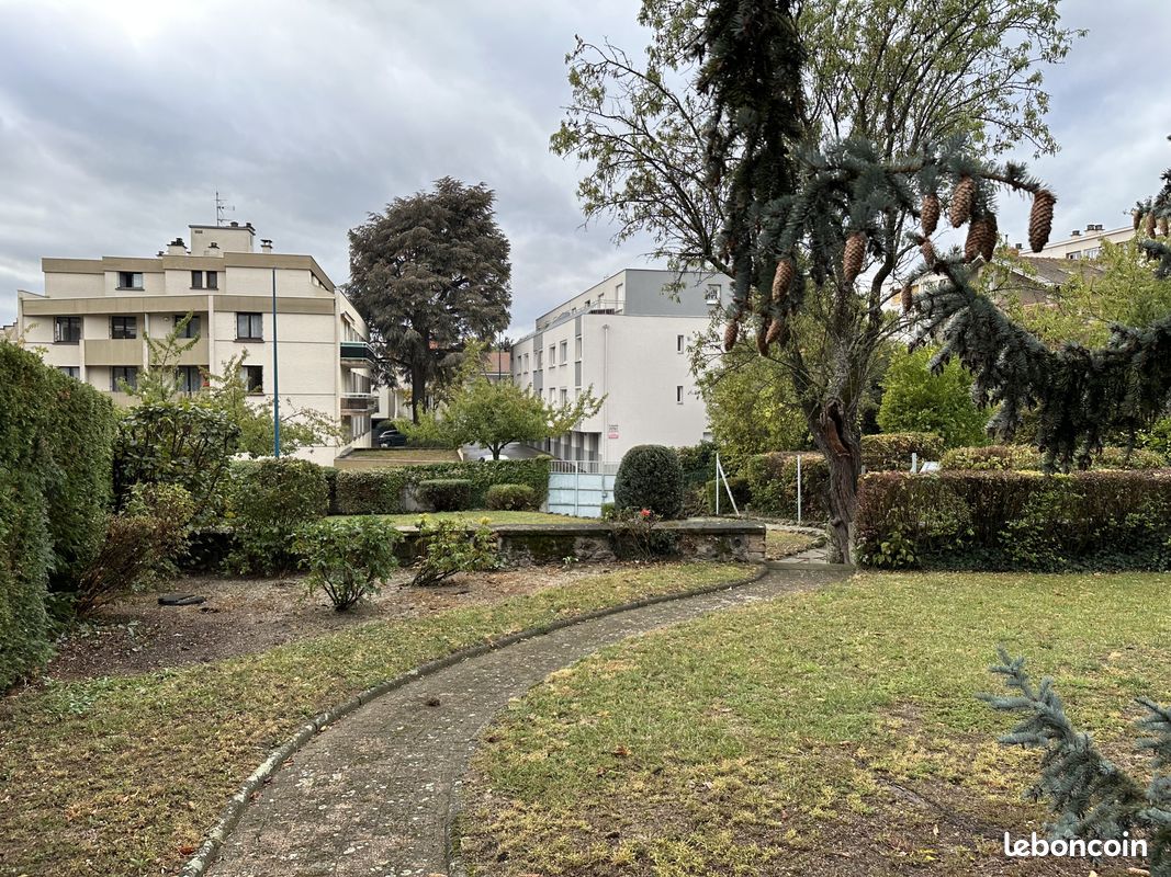 Immeuble 365 m² · à Clermont-Ferrand · 365 m² · 654 000 €