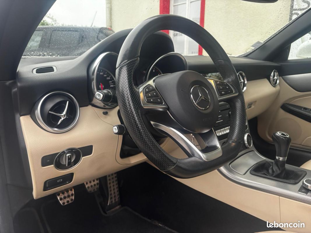 MERCEDES SLC 180 1.6 i 16V BlueEFFICIENCY 156 ch FASCINATION (image 21)
