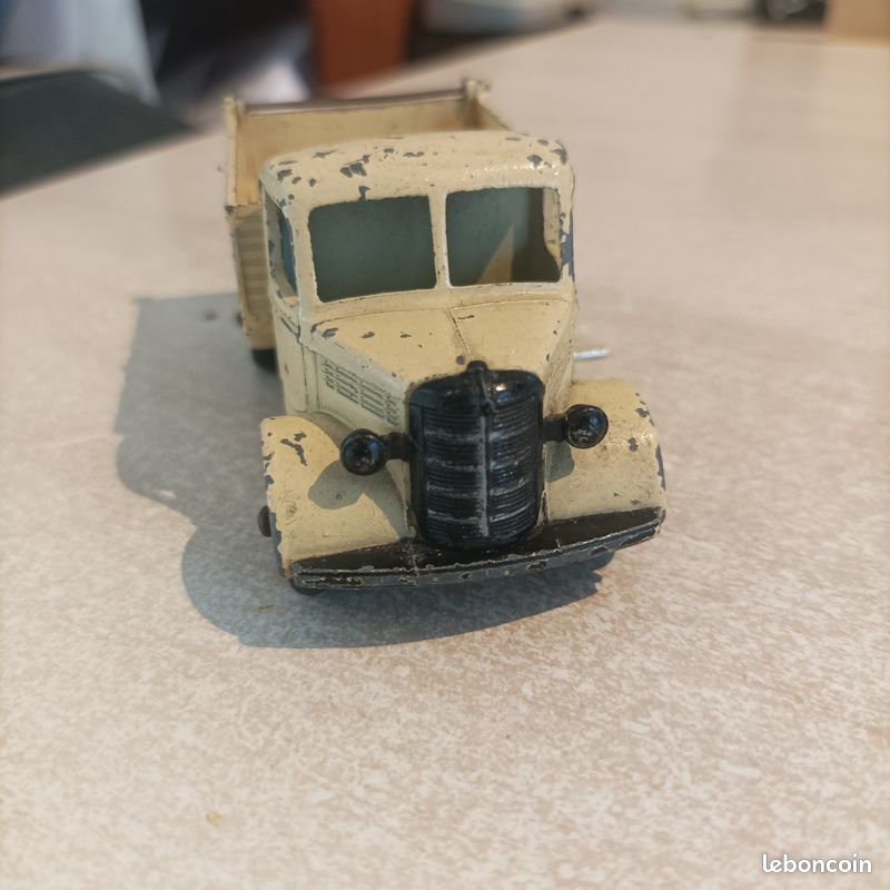 Dinky toys: Camion bedford de rare couleur (image 2)