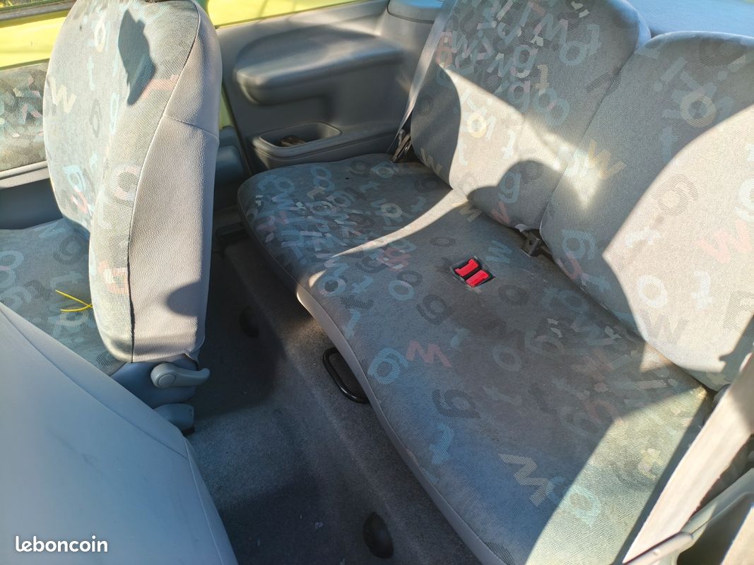 Av renault twingo essence bon état (image 4)