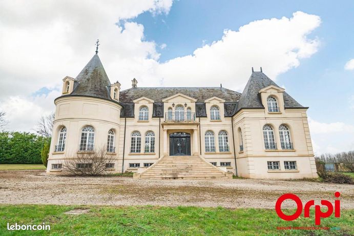 Maison 10 pièces 850 m²