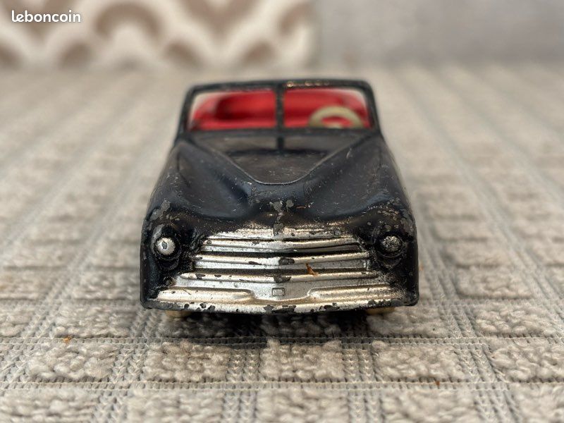 DINKY TOYS SIMCA 8 SPORT SCALE 1/43