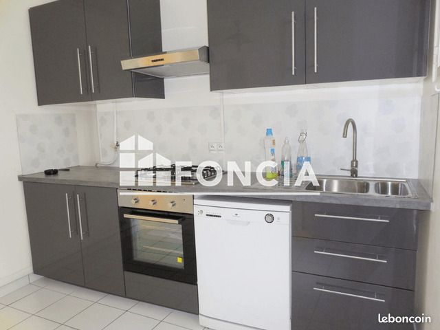 Appartement 3 pièces 58 m² · à Seyssinet-Pariset · 58 m² · 746 €