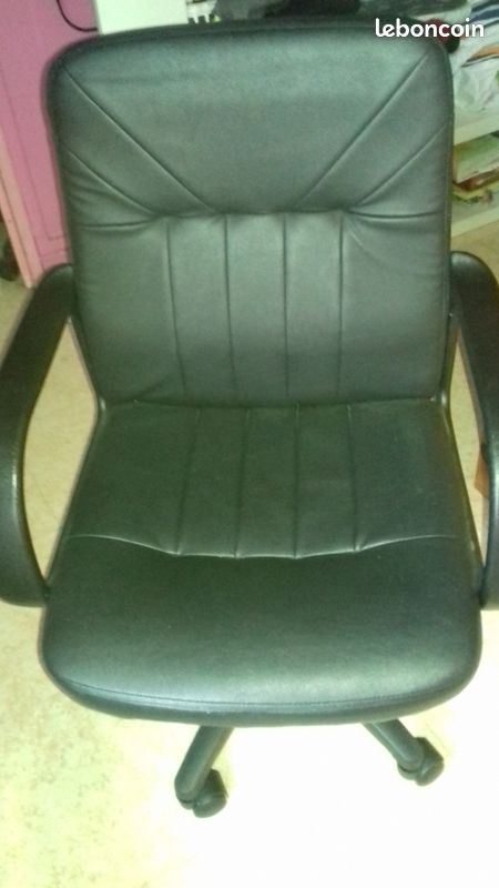 Fauteuil de bureau noir (image 1)