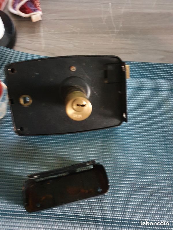 Verrou noir 2 clés 🔑 (image 2)