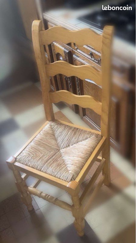 Table et 4 chaises (image 2)