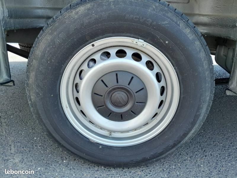 Volkswagen Crafter Fg 35 L3H3 2.0 TDI 140ch Business Traction BVA8 (image 28)