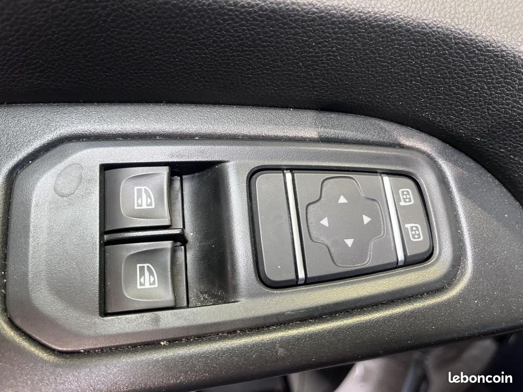 RENAULT TRAFIC 2.0 Energy dCi - 150 - S&S III COMBI Zen L1H1 9 PLACES (image 11)
