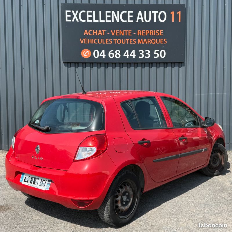 RENAULT Clio III Phase II 1.2 16v 75ch Access 5p (image 2)