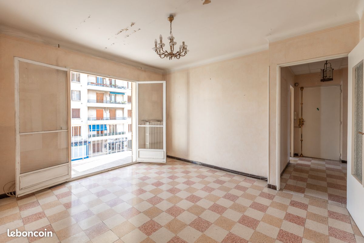 T3 58m2 à renover Balcon Coeur Chutes Lavie - Ventes immobilières