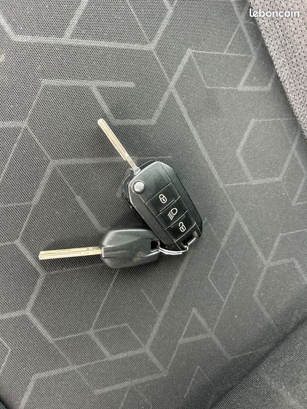 PEUGEOT 2008 1.6 HDI 100CV ACTIVE BUSINESS - DISTRIBUTION RETAITe (image 20)