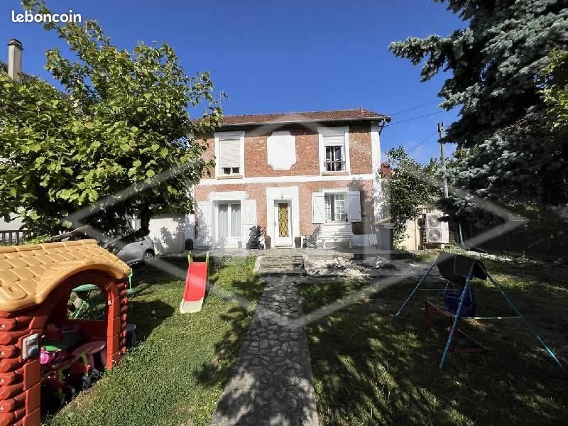 Maison 6 pièces 90 m² · à Combs-la-Ville · 90 m² · 349 900 €