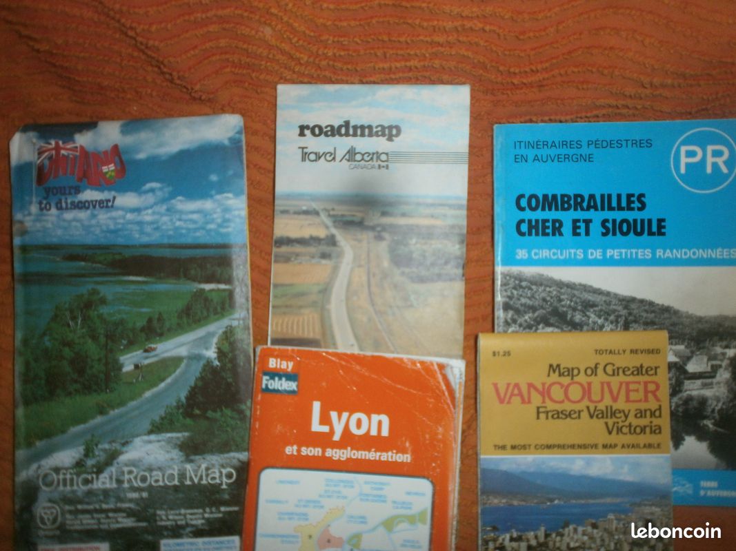 Lot de 5 cartes . T bon etat . Lyon .canada etc (image 9)