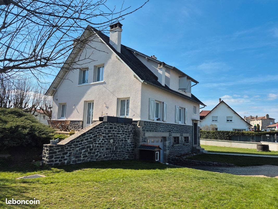 Maison 6 pièces 160 m² · à Saint-Paul-des-Landes · 160 m² · 260 000 €