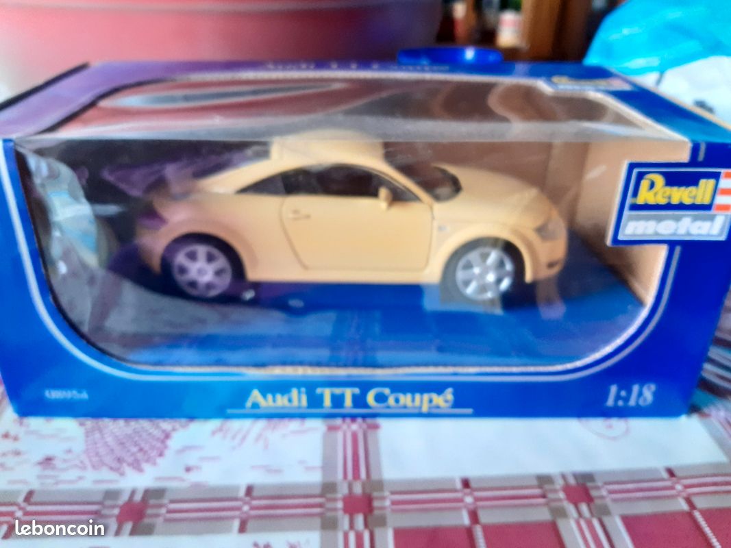 AUDI TT 8N Coupé Schwarz Revell 08953 1:18 OVP Modellauto Modell EUR 23