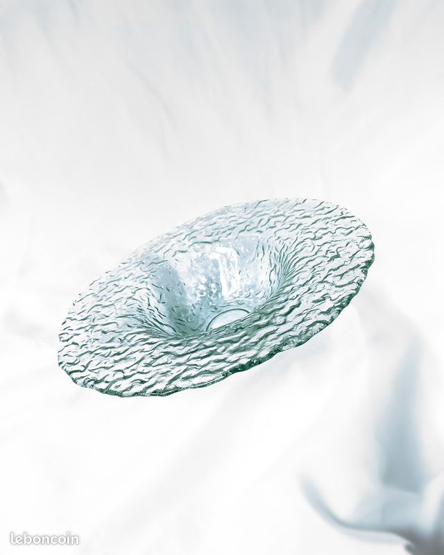Plat rond en verre texturé (image 1)