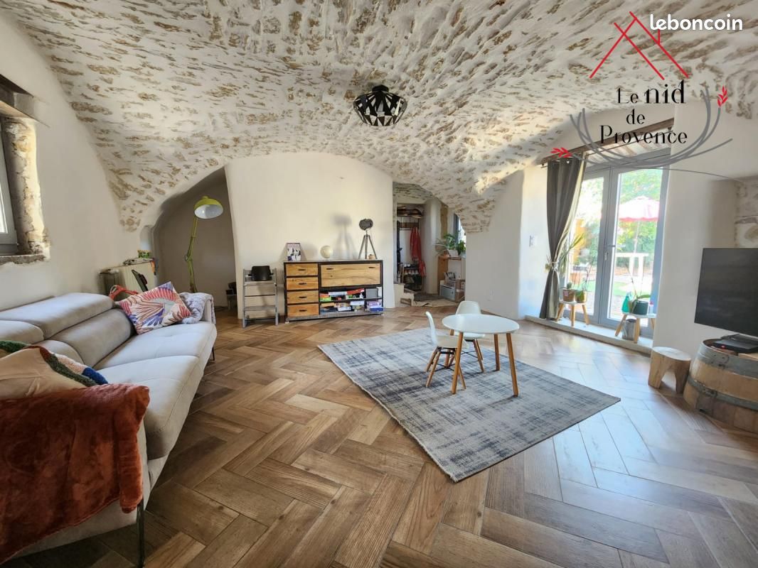 Maison 8 pièces 168 m² · à Sérignan-du-Comtat · 168 m² · 395 000 €