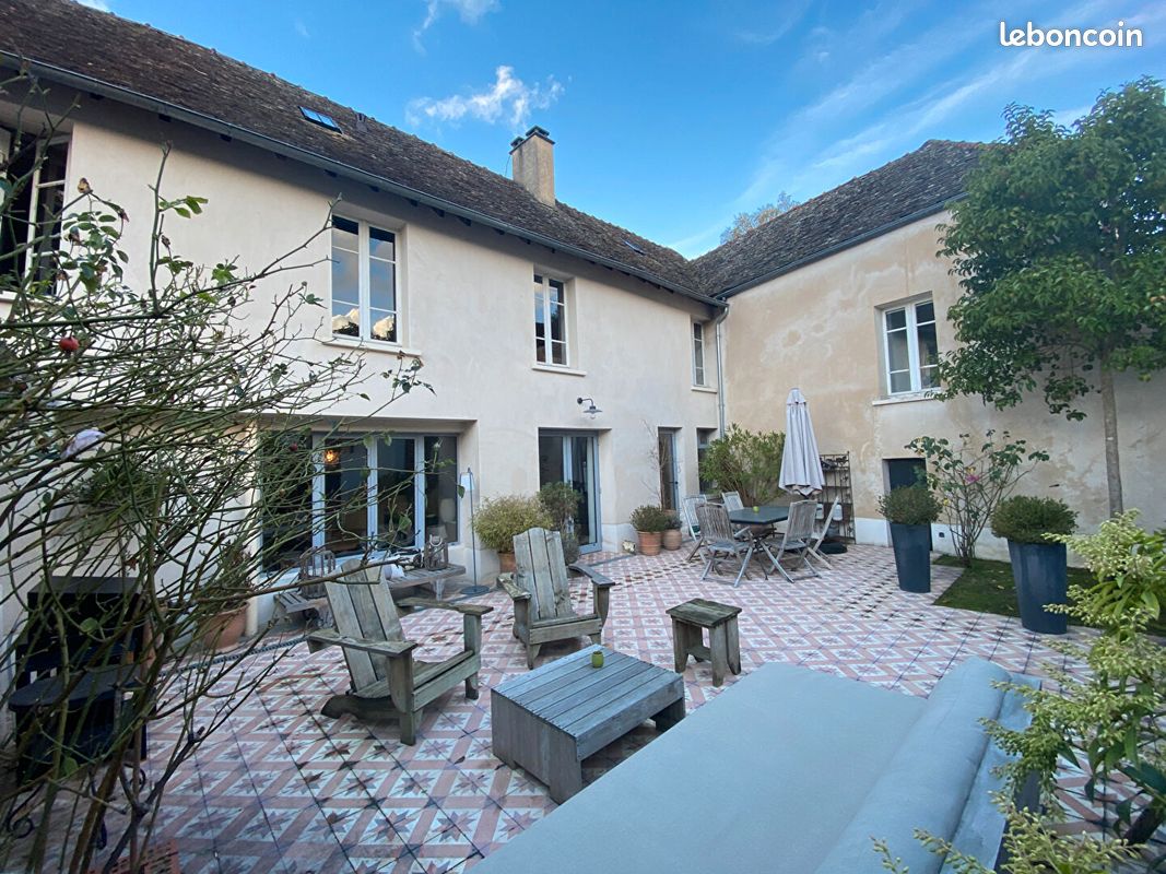Maison 9 pièces 278 m² · à Montfort-l'Amaury · 278 m² · 794 000 €