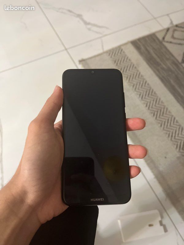 Huawei Y6 2019 (image 1)