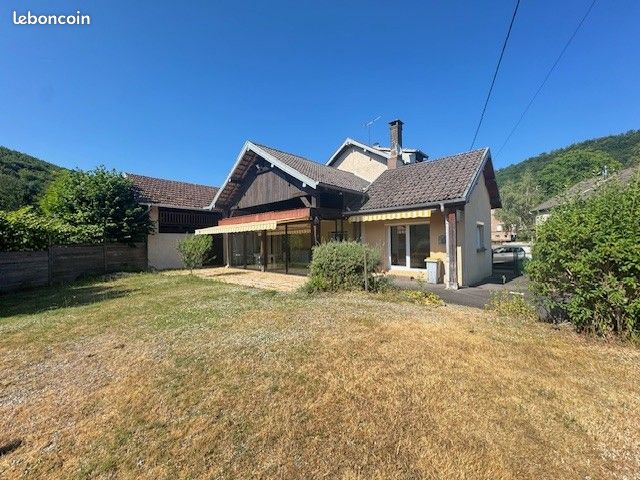 Maison 8 pièces 192 m² · à Raddon-Et-Chapendu · 191,9 m² · 189 000 €