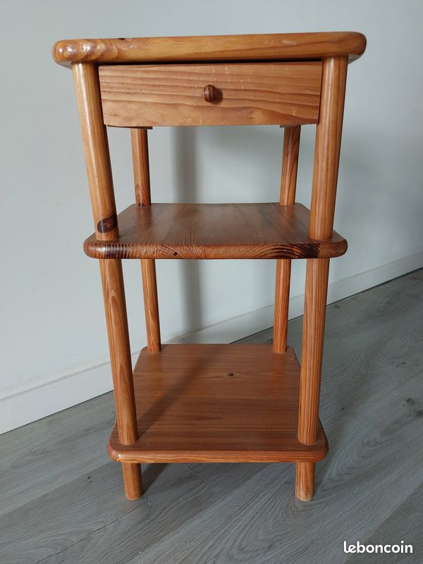 Guéridon Vintage Rouge Laqué - 3 Niveaux Avec Tiroir, Pieds Tournés (Occasion)