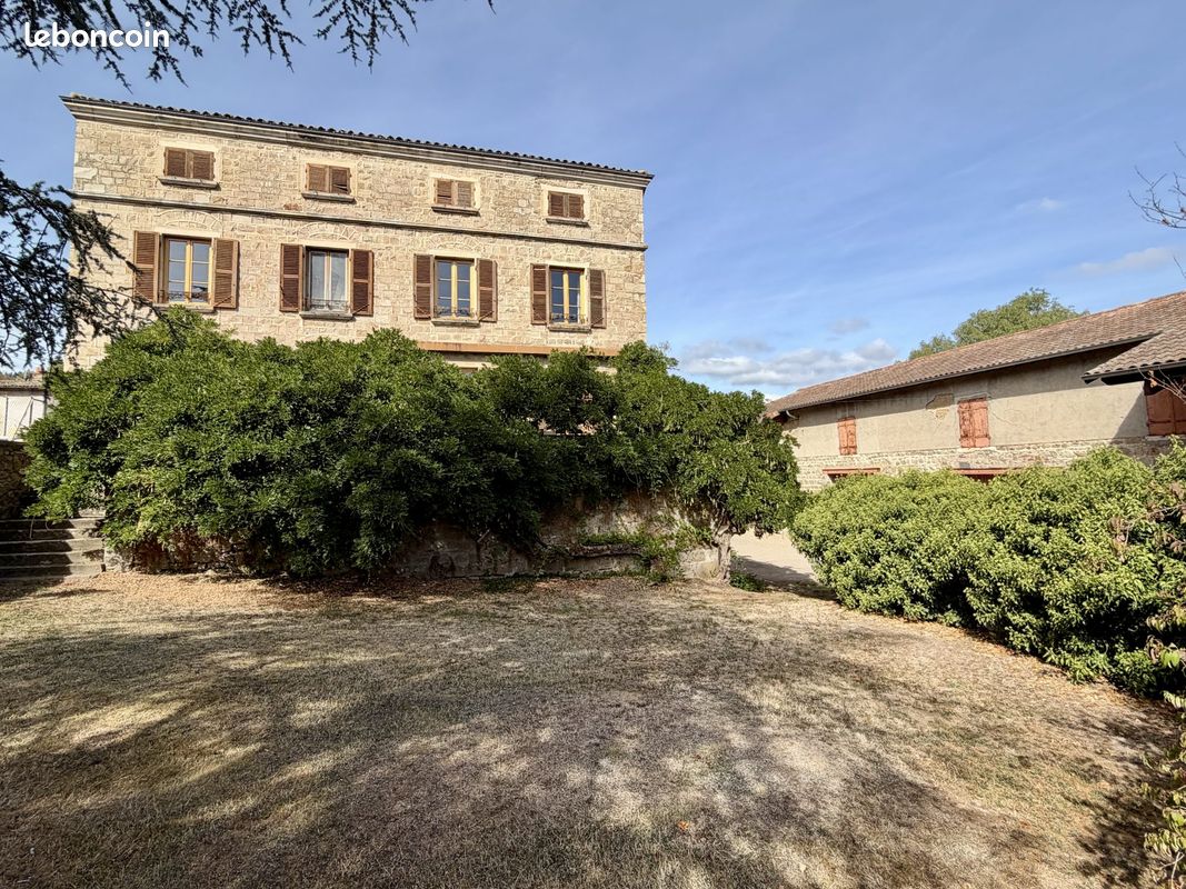 Maison 7 pièces 195 m² · à Saint-Didier-sur-Beaujeu · 195 m² · 290 000 €