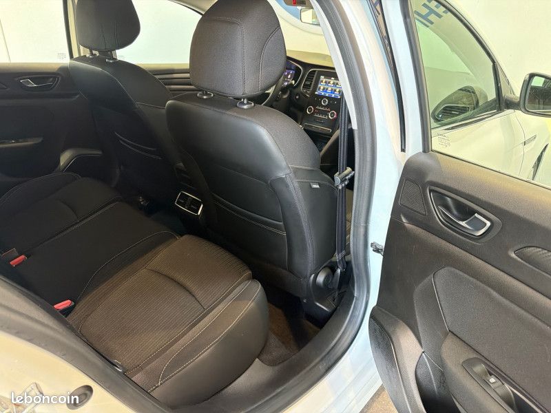 Renault MEGANE IV 1.5 BLUE DCI 115CH BUSINESS (image 31)