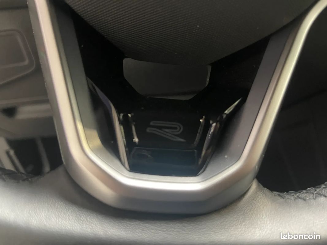 VOLKSWAGEN Tiguan 2.0 TDI 150ch R-Line - 2022 - CarPlay - Virtual cockpit - Led d'ambiance - Boîte auto (image 29)