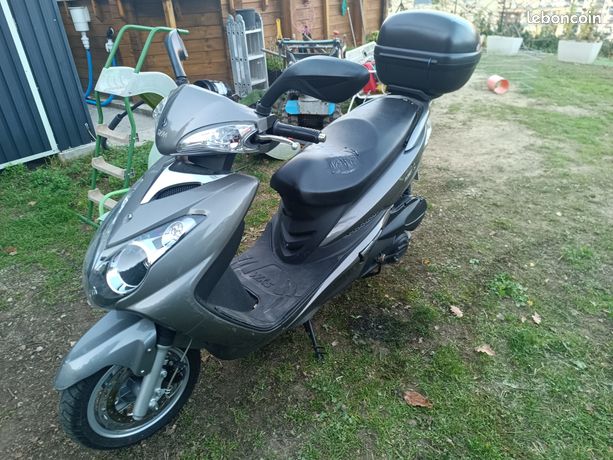 Sym Vs 125 Usato Motorino Elettrico 125 Usato Sym Adx 125 Scooter - Main Image