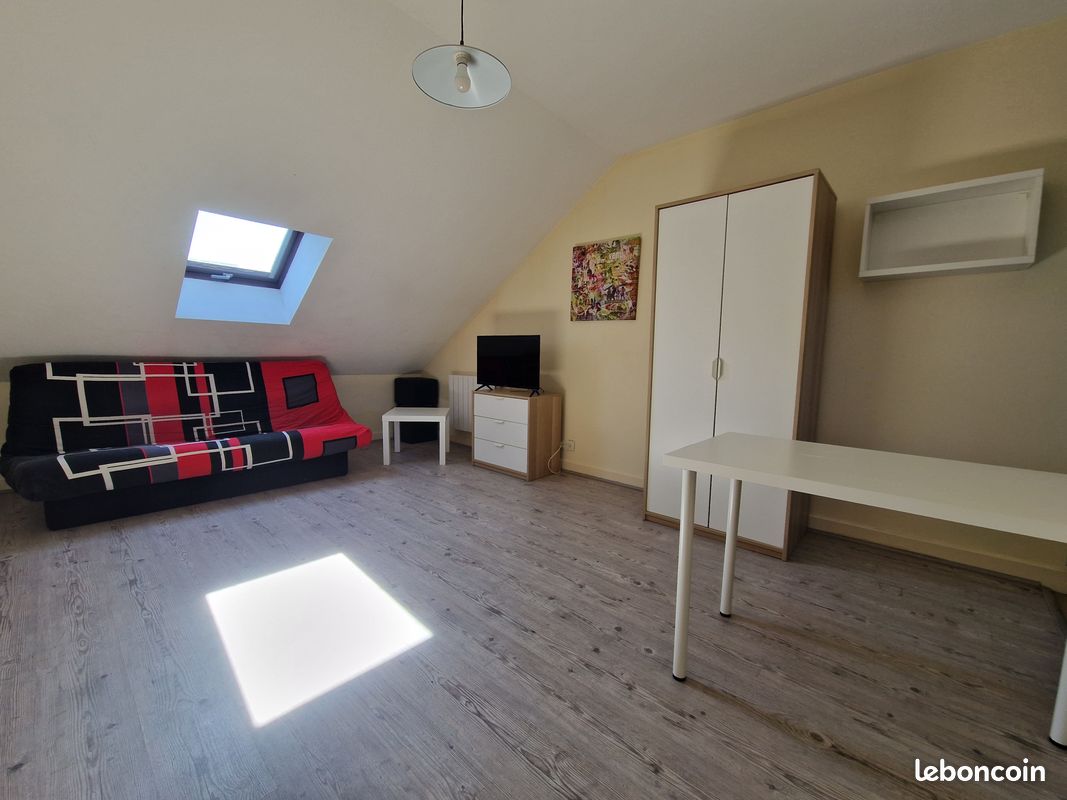 Appartement 1 pièce 30 m² · à Montluçon · 30 m² · 300 €