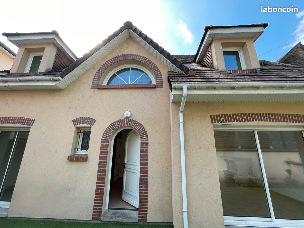 Maison 5 pièces 135 m² · à Barentin · 135 m² · 970 €