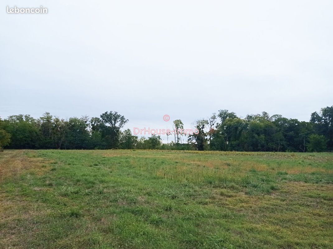 Terrain 6797 m² · à Auxerre · 6 797 m² · 166 000 €