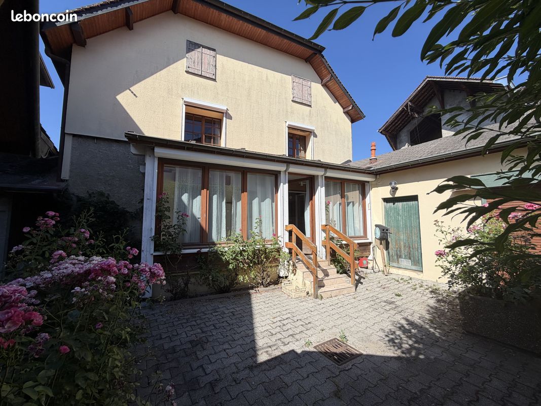 Maison 4 pièces 111 m² · à Perrignier · 111 m² · 299 000 €