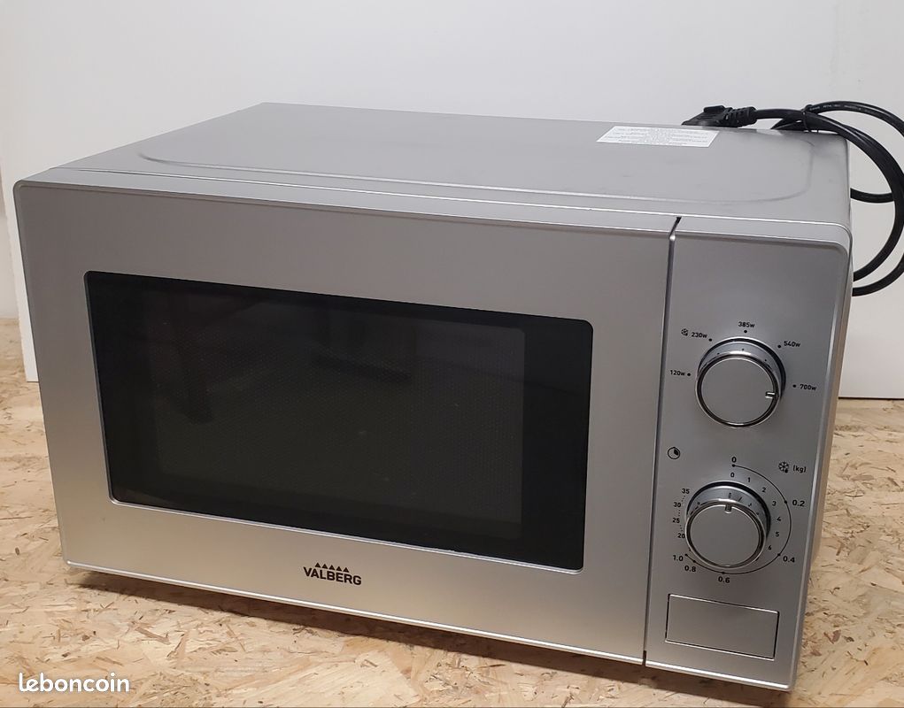 Micro onde VALBERG 700W Très bon état (image 1)