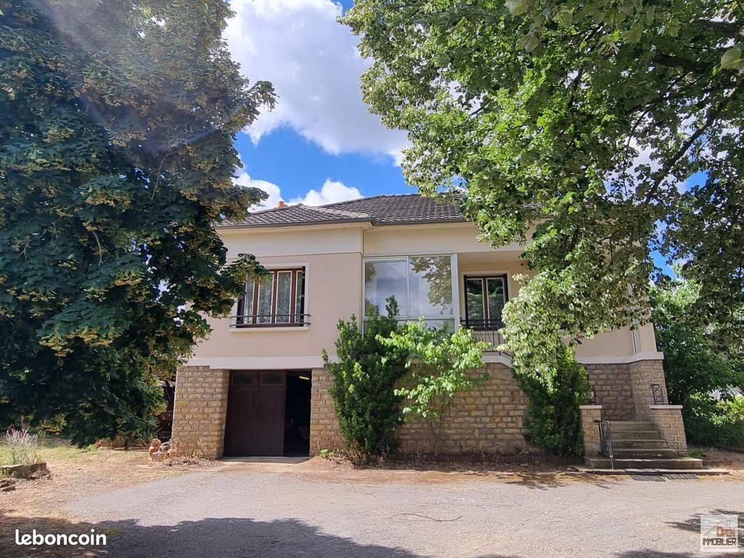 Maison 4 pièces 100 m² · à Châteaumeillant · 100 m² · 110 000 €