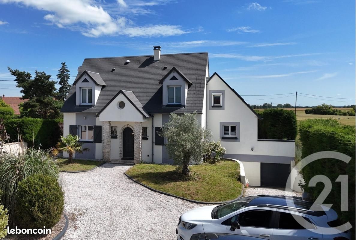 Maison 10 pièces 265 m² · à Notre-Dame-de-la-Mer · 265 m² · 535 000 €
