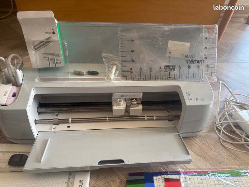 Lot CRICUT MAKER 3 si achat du lot, je vous offre la Mini presse ainsi que son tapis (image 4)