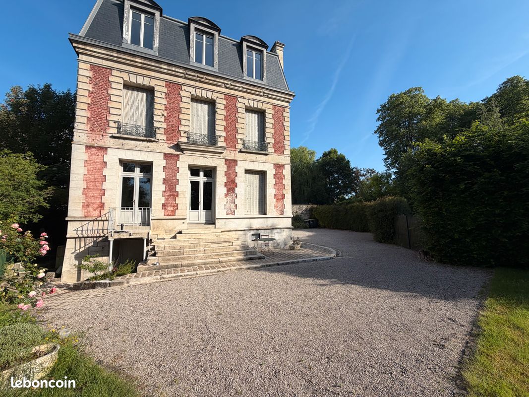 Maison 10 pièces 280 m² · à Senlis · 280 m² · 1 125 000 €