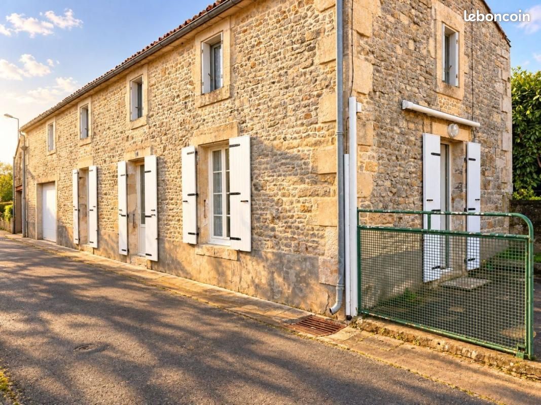 Maison 6 pièces 124 m² · à Coulonges-sur-l'Autize · 124 m² · 90 000 €