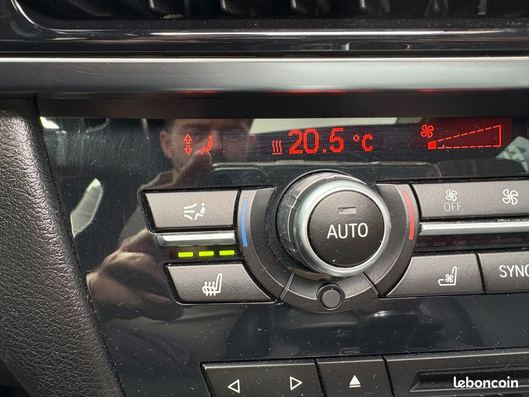 BMW X6 F16 xDrive30d 258 ch M Sport A avec TOIT OUVRANT / CAMERA / CARPLAY / SIEGES CHAUFFANTS (image 26)