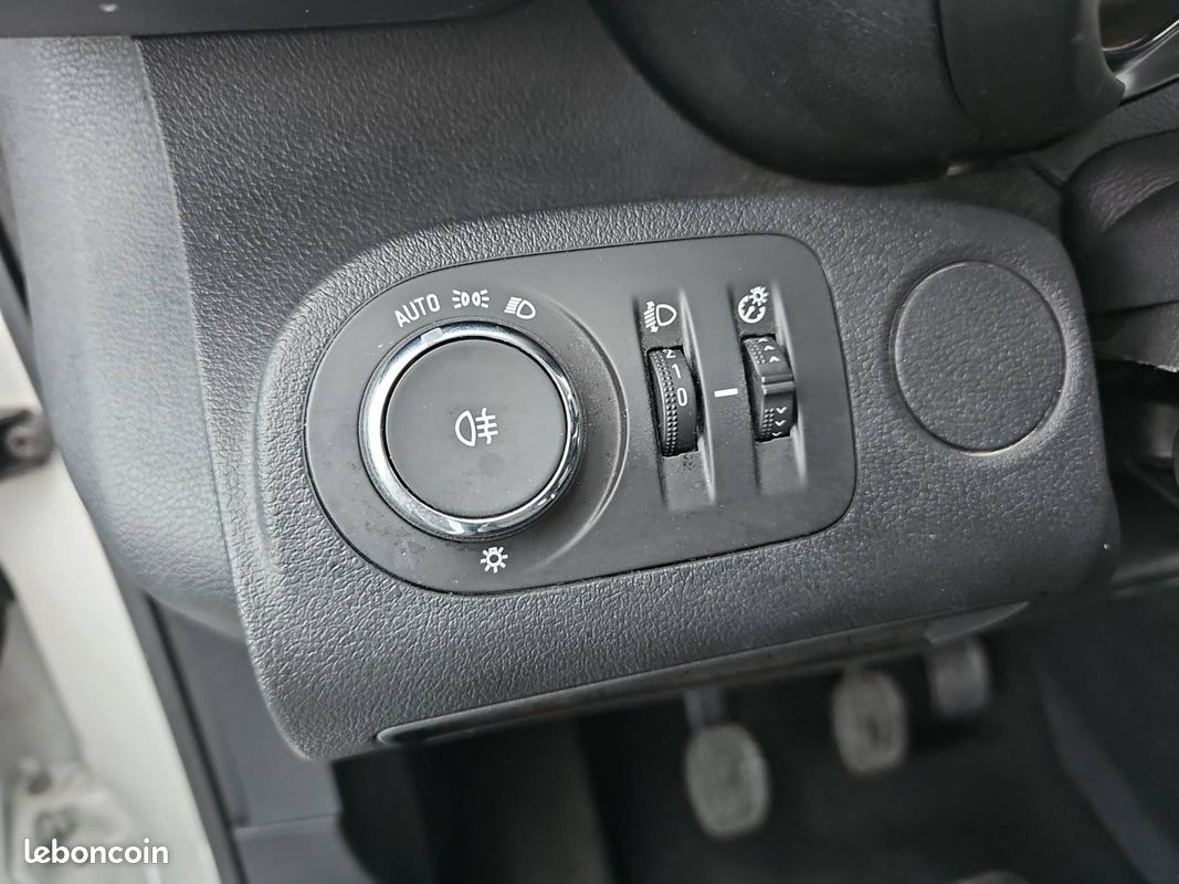 Opel combo cargo 1.5 130 ch s/s l1h1 standard pack clim (image 22)