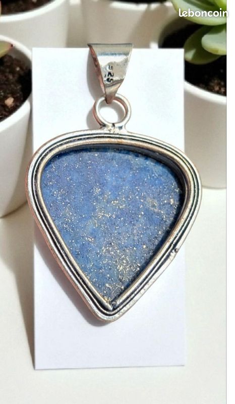 Pendentif bleu (image 4)