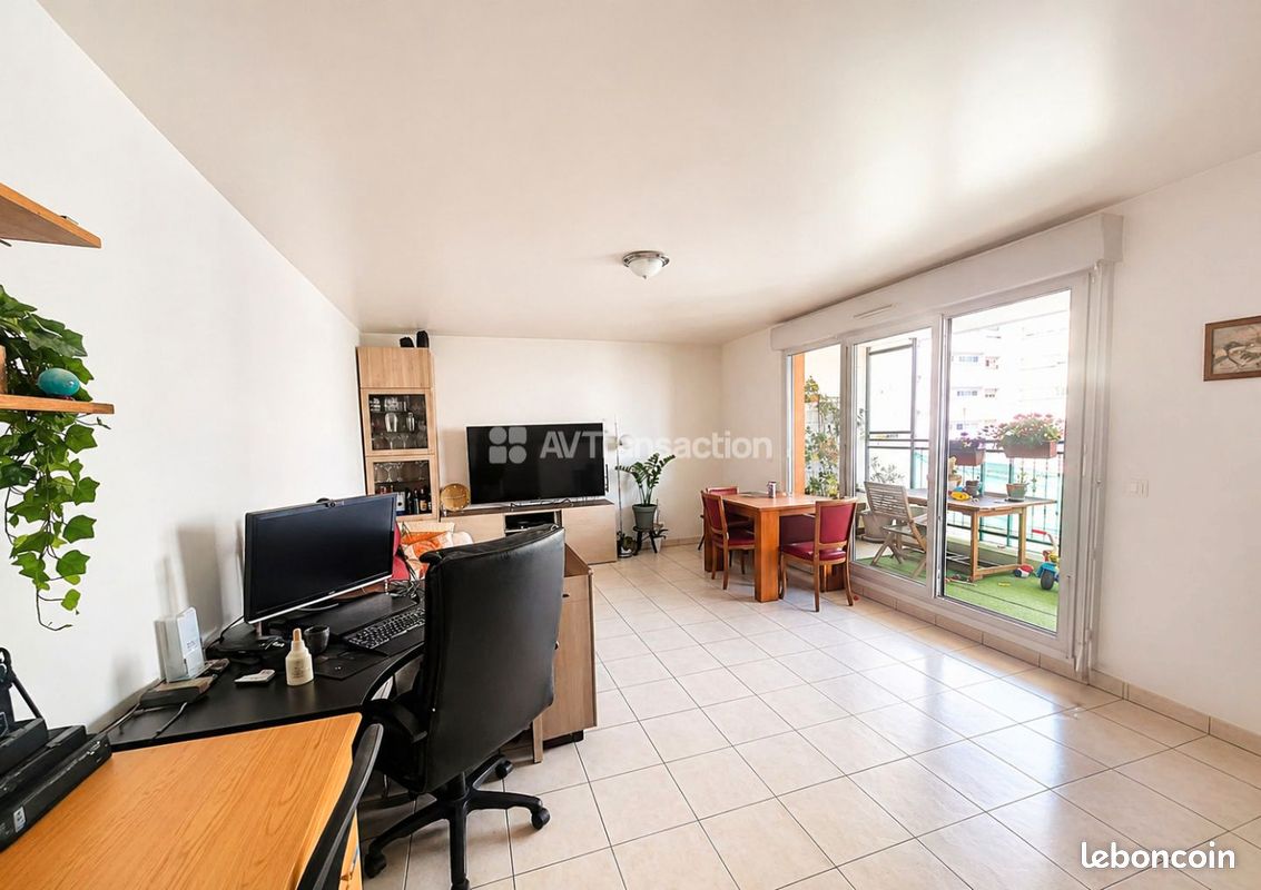 Parking 3 pièces 68 m² · à Villeurbanne · 68 m² · 338 000 €