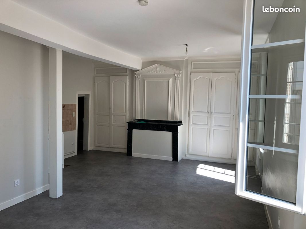 Grand studio centre ville place de la Mairie - Agen 47000 (image 3)
