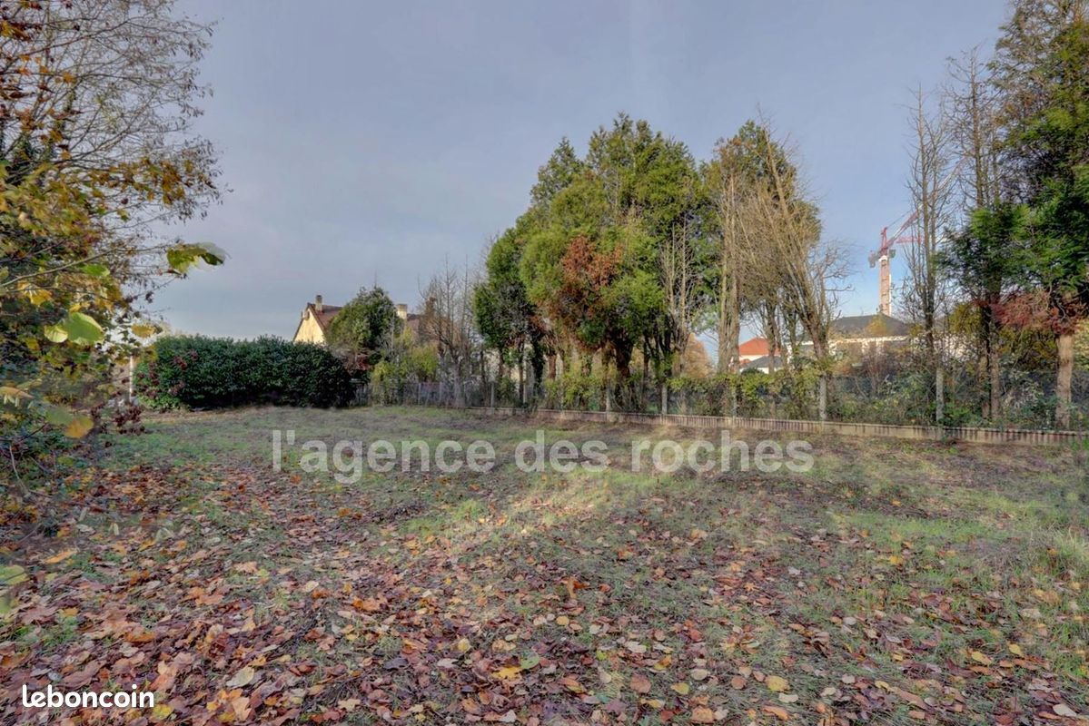 Terrain 719 m² ERAGNY · à Éragny · 215 000 €