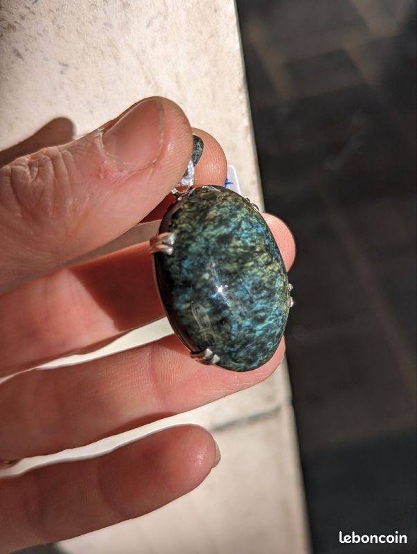 Pendentif en Obsidienne Manta Huichol 3,5 cm (image 5)