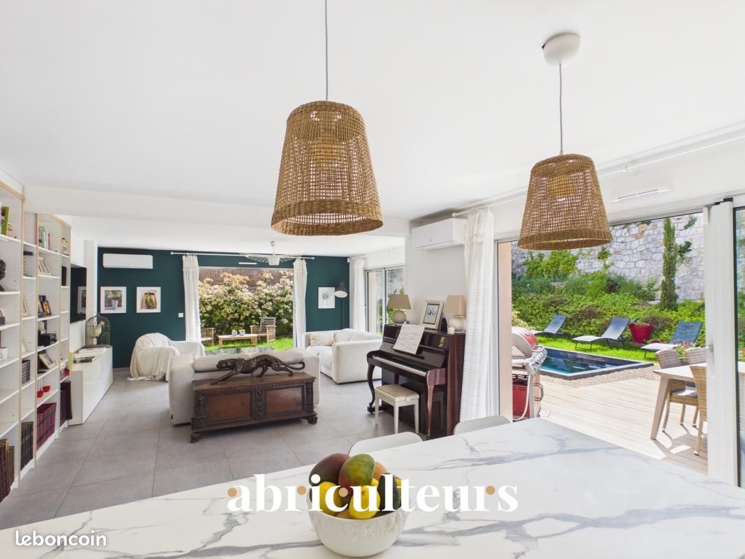 Maison 4 pièces 117 m² · à Saint-Laurent-du-Var · 117 m² · 890 000 €