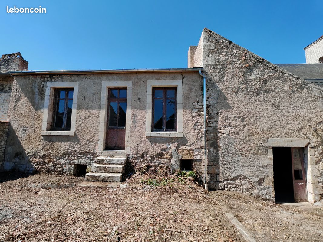 Maison 8 pièces 220 m² · à Bonneuil-Matours · 220 m² · 89 000 €