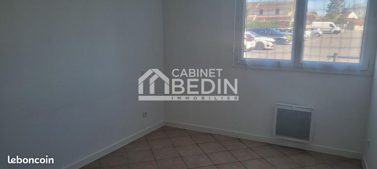 https://img.leboncoin.fr/api/v1/lbcpb1/images/77/71/2e/77712e69989cde4555f49c6ebff07253ea267e25.jpg?rule=ad-image